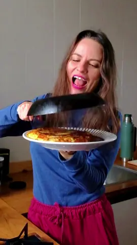 aprenda a fazer tortilla, essa receita espanhola com ovos e batata, perfeita para lanche, almoço ou jantar. #tortilla #comidaespanhola #aperitivo #lanche #almoço #fome #comida #batata 