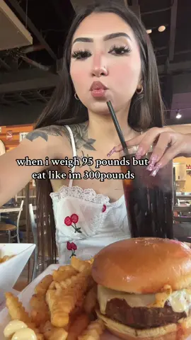 i just love food😖 #food #fyp #relatable #bigback 