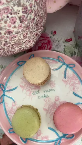 I want to be kind & courageous 🧸 #coquetteaesthetic #dollette #princesscore #hyperfeminineaesthetic #coquette #rococo #dollcore #hyperfem #cottagecore #victorianhouse #apartment #marieantionette 