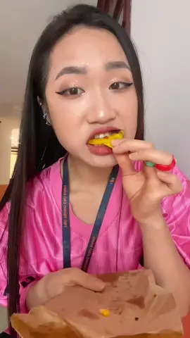 Làm cô giáo mà toàn được học sinh tặng đồ ăn. Nguyên ngày hôm nay hông mất tiền ăn luôn. Yêu lắm á #fyp #ancungtiktok #anngonnaugon 