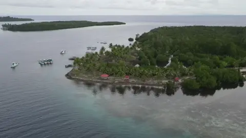 Desa Tadupi Oba Tengah Maluku Utara