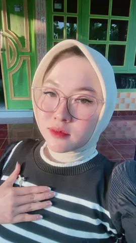 terakhir ada orang lewat 