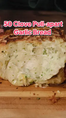 50 Garlic Clove Cheesy Pull Apart Bread perfect to share.... or not 🧄 @Joelle 