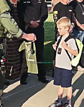 Officers Pay Respect to Kid’s Father That Lost His Life 💔😔 #policeofficer #policeoftiktok #police #viral #usa 