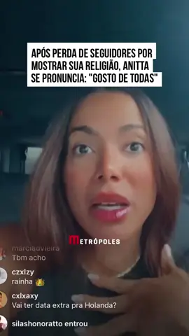 😮 Nesta segunda-feira (13), a cantora Anitta repercutiu após postagem no perfil oficial em que mostra a rotina de suas atividades em terreiro de candomblé. A artista é adepta da religião e utilizou o momento para divulgar o novo clipe da música 
