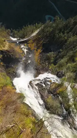 Due to the melting ice, the waterfall was so big that it got me completely soaked when I tried to cross the road💦 #waterfall #nature #fpv #norwaytravel #drone 