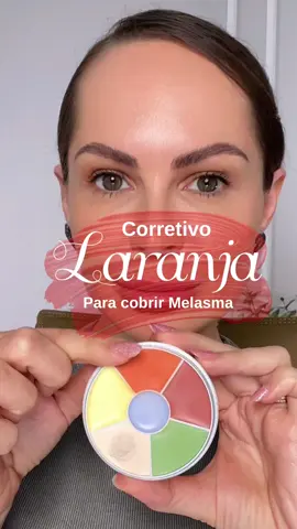 Peles claras: corretivo salmão (usei oatanja pq estou acostumada, mas o salmao é mais facil)  Peles médias: laranja  Escuras: laranja escuro ou vermelho 
