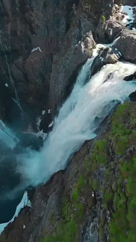 Breathtaking views 💦💦🥹 #waterfall #nature #fpvdrone 