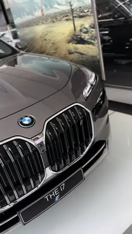 A desire beyond bounds. More Information : Caroline | 0811 4862 338 BMW Business Consultant #bmw #i7 