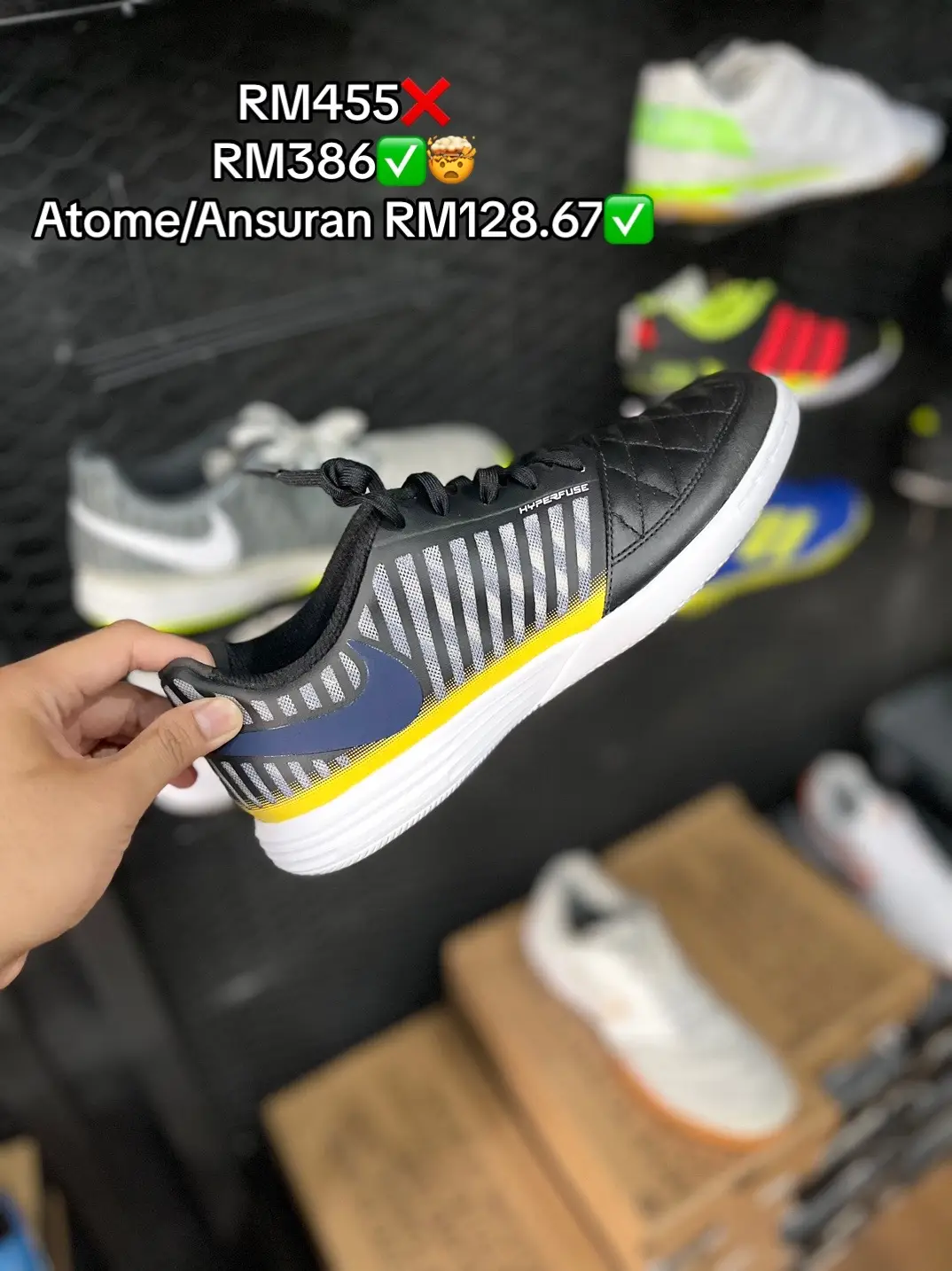 Banyak lagi kasut & colourway tengah Promo sepanjang bulan May ni korang jangan lupa grab dekat tiktok shop. Buat yg tengah mencari kasut futsal inilah masanya 🤝🏻🔥 #futsal #futsalmalaysia #anakfutsal #kakifutsal #efs #kasutfutsal #fyp 