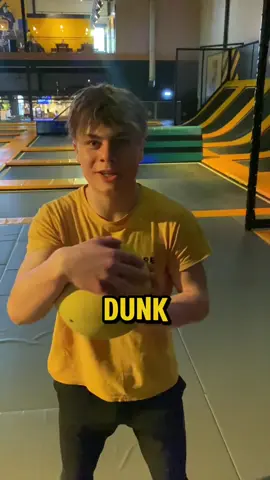 Kan jij dunken? 🤸🏻‍♂️🏀 #jumpsquare #jumpsquarearnhem #arnhem #jumpmaster #dunkdinsdag #fy #CapCut 