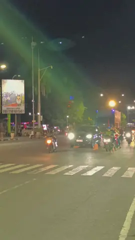 Jangan mengajariku berpura pura, karena aku masih bisa tertawa disaat hatiku benar benar kecewa #drivertampan #karyamargaintinusa #soperdamen #katakatastorywa_ #sadstory 