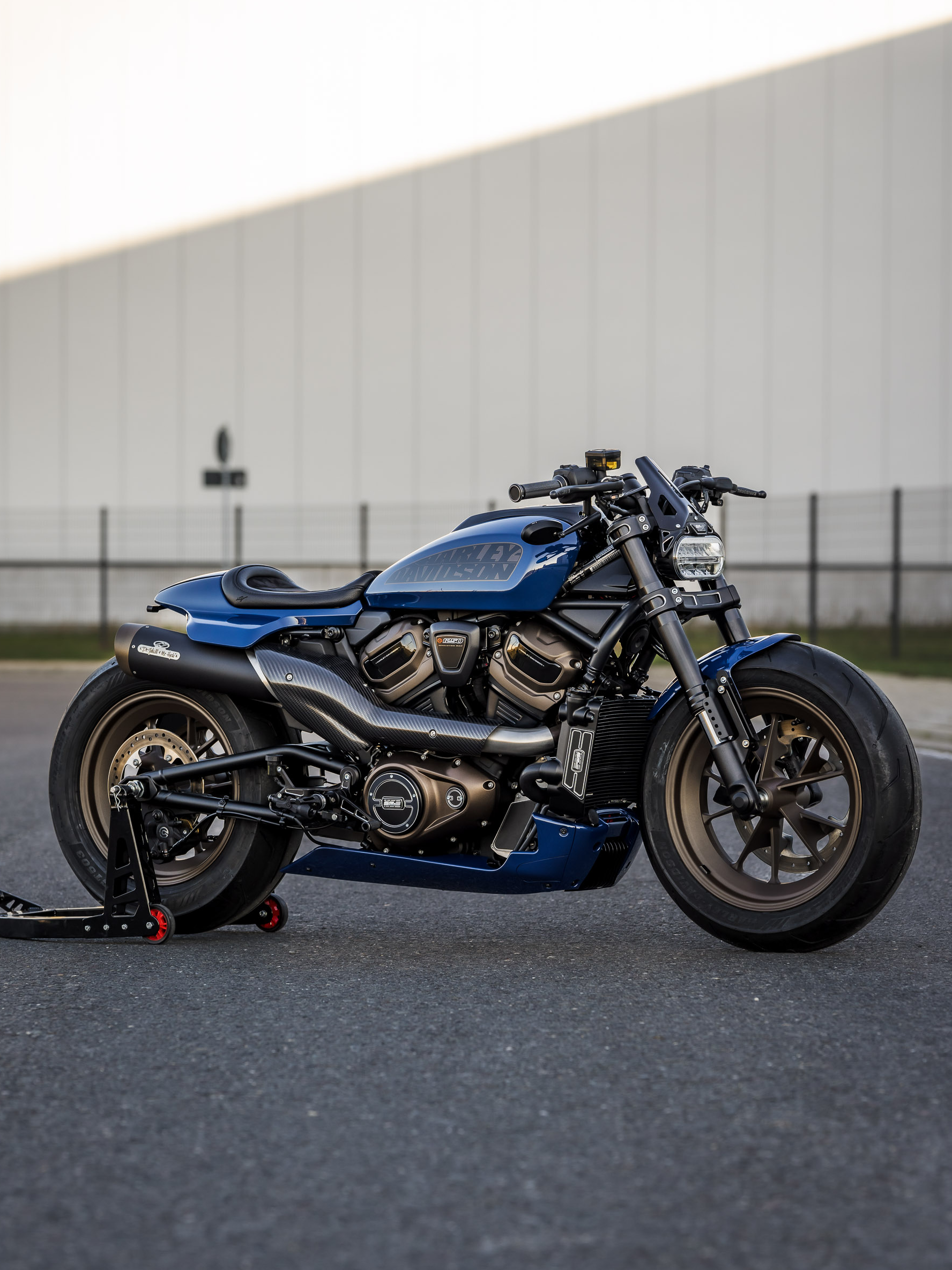 SPS 5 🔷 A customized Sportster S 1250 by Thunderbike. The elegant color scheme and the high-quality performance parts are really amazing! 🌐: www.thunderbike.de #thunderbikecustoms #thunderbike #customharley #customized #blue #motorcycle #motorrad #sportster #sportsters #sportsters1250 #sps #revolution #revolutionmax #foryoupage #fypシ゚viral #viralvideo #abcxyz #zyxcba #customizer #customersmostloved #bike #bikelife #biker #bikers #Lifestyle #fy