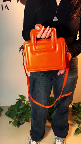 Soft leather, very beautiful, the color is graded.#sportsbags #backpack #Bags 