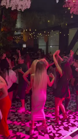 ⚡️Efsane Yeni Nesil Meyhanede  💃Haftanın 7 Günü  🎧19:30 - 01:30  saatleri arası eğlence  ☎️ Bilgi ve Rezervasyon: 0 (531) 930 86 81  📍Taş Ocağı Caddesi 212 Avm Girişi Basınekspres / İstanbul 