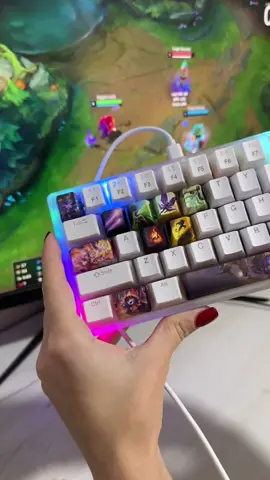 Teclas de #leagueoflegends 👆Link en la bio👆 #leagueoglegendsriotgames #leagueoflegendsmemes #lesgueoflegendsbrasil #keycaps #leagueoflegendsvideo #fyp #Viral