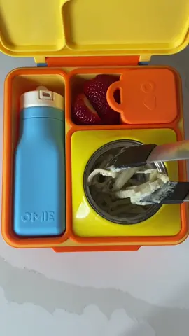Tips for making the most out of OmieDip ✔️ and OmieBottle! @Jasmine | Mom Life Recipes  #omie #omiebox #omiebottle #omiedip #bentobox #kidslunchideas #ShopAAPI