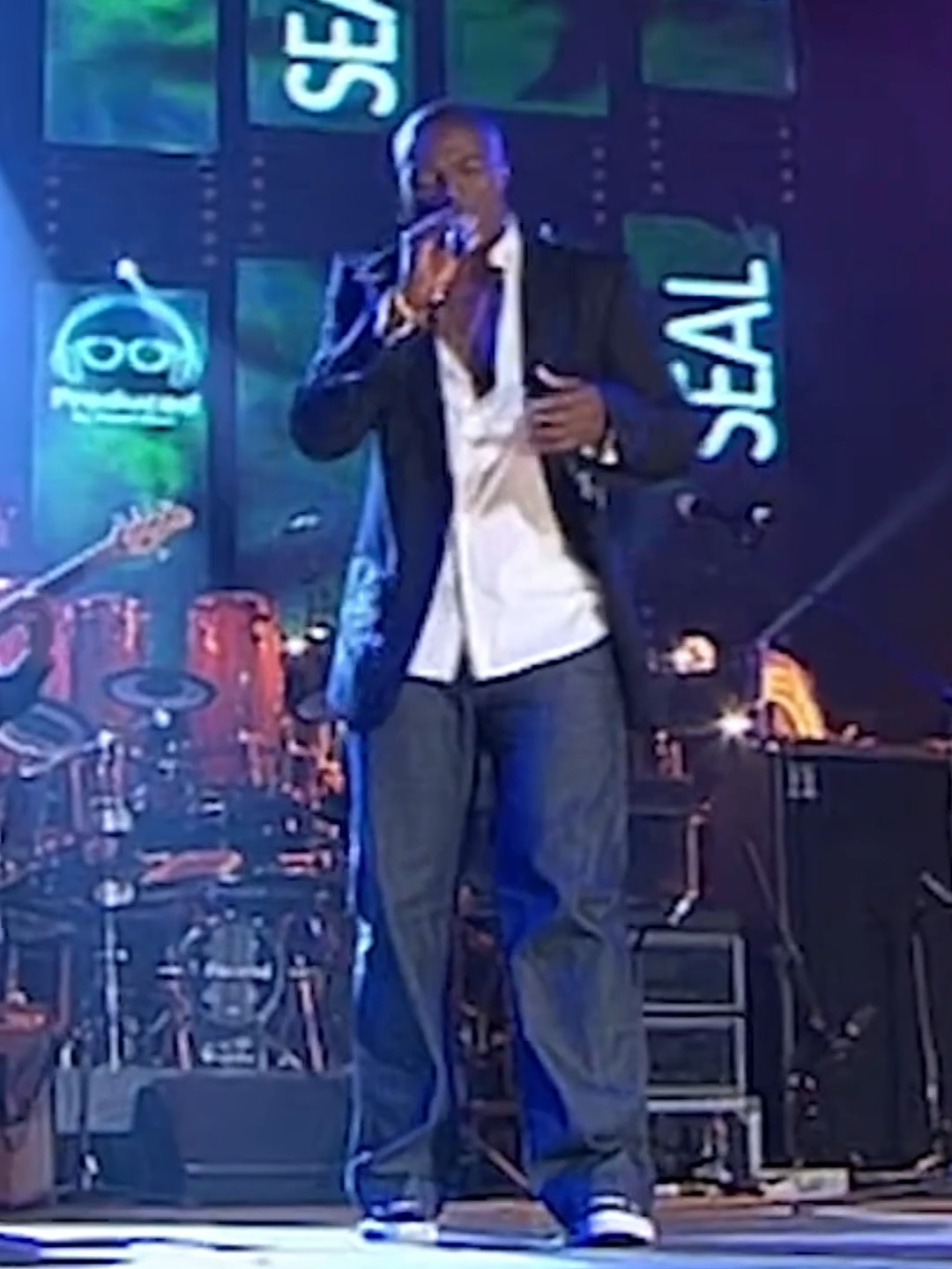 Seal - Kiss From a Rose (The Prince's Trust: Produced by Trevor Horn 2004) #Seal #KissFromARose #LiveMusic
