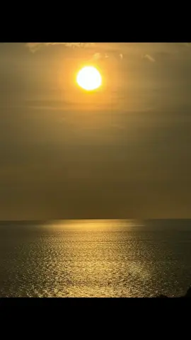 พระอาทิตย์ตก ณ แหลมพรมเทพชั่งสวยงามนัก🥰🥰first time in phuket#หาดราไวย์ #แหลมพรมเทพภูเก็ต 