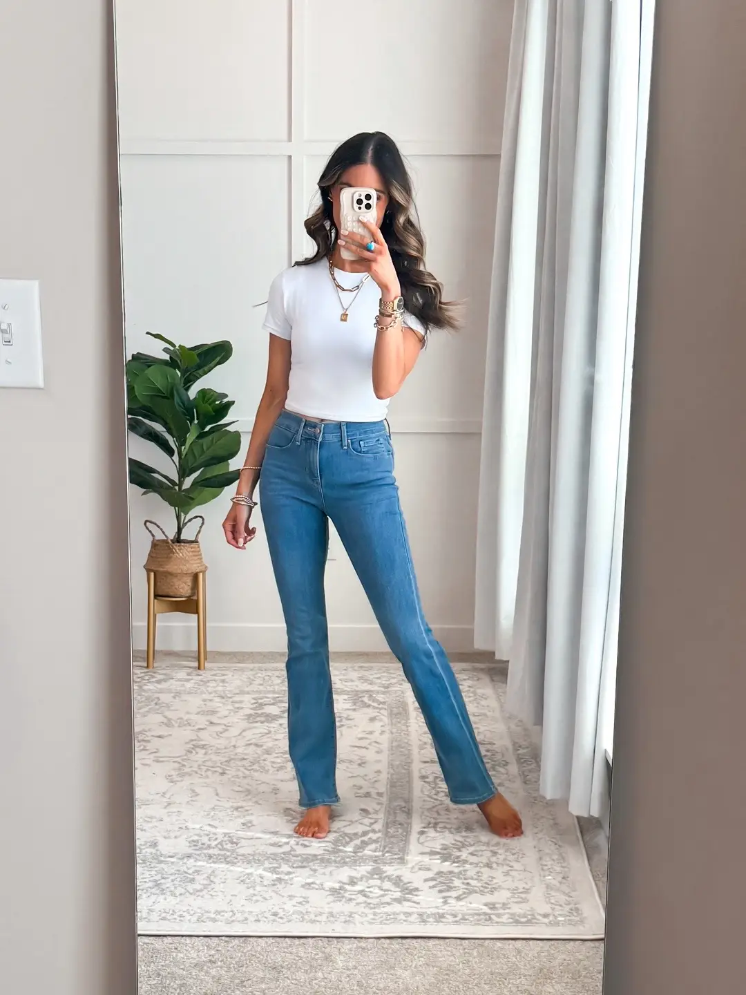 They’re super stretchy and make your bum look great!!  Pair with boots, sandals, sneakers, mules, or flats!  I’m wearing my true to size, 25 regular length. Come in short, regular and long lengths ✨Shop on my #amazonstorefront  #stretchyjeans #jeans #jeansoutfit 