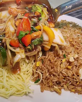 Un rico combinado chifa #😋🍽🍝 #tiktok #gastronomia #combinado #chifa #peru 