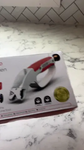 Knife sharpener. #KitchenHacks #kitchengadgets #kitchen #knifesharpening #knife 