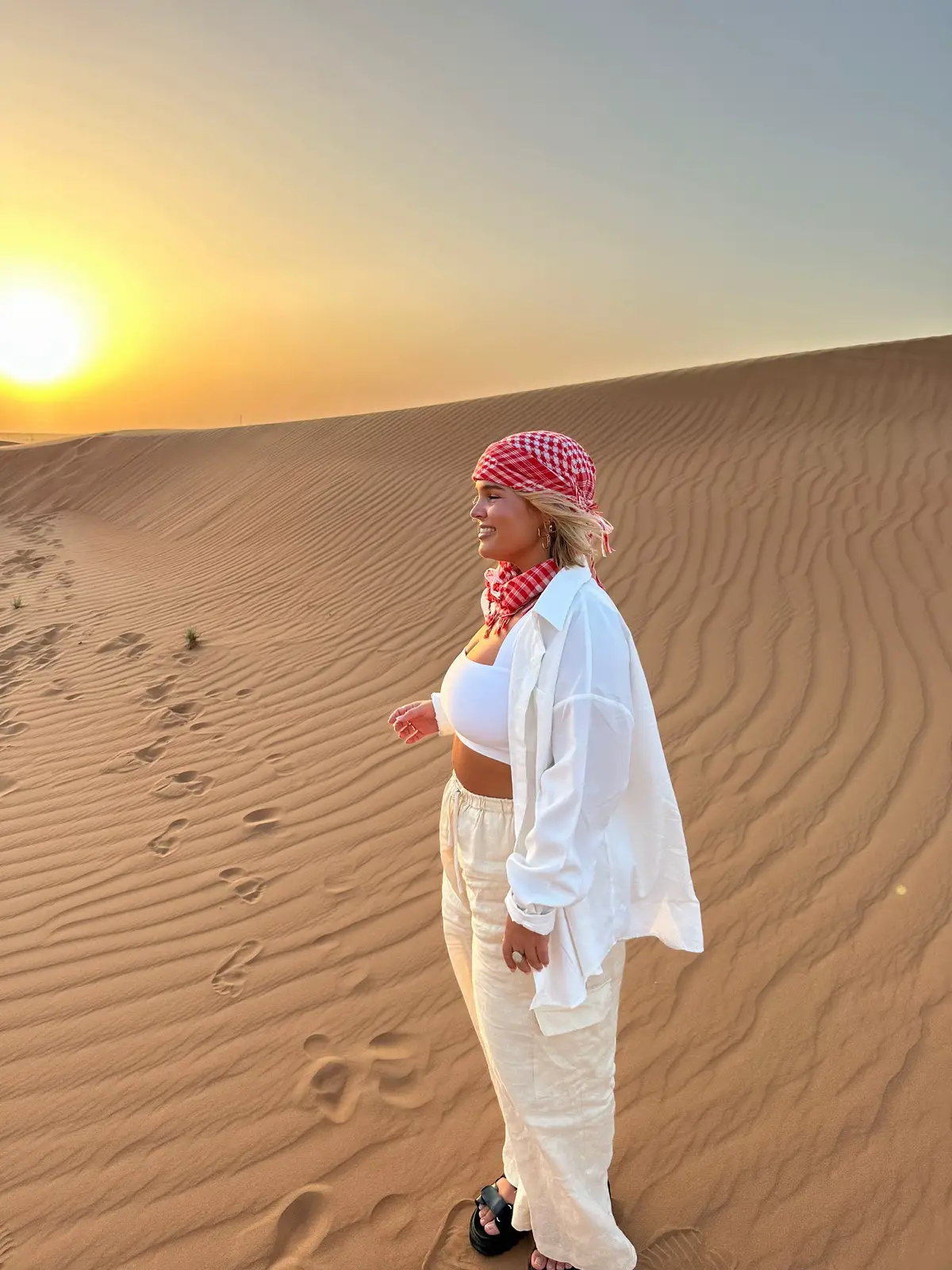 #midsizefashion #traveltiktok #curveconfidence #sanddunes #dubai #visitdubai #fypage 