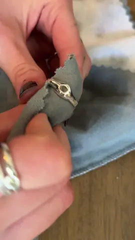 How I polish my rings 🧚🏻‍♂️ #artclaysilver #silverjewelry #handcraftedjewelry 