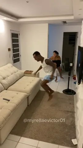 Voz aterrorizante chamando victor 🤣🤣🤣🤣🤣 #viral #viralvideo #viraltiktok #viraltiktok #virall #viral_video #viral_video #viralvideos #casal #trending #humor #casal #medo #troll #fy #fyp #fypシ゚viral #meme #memes #memestiktok #trollagemdecasal #trolagemdecasal #trolagem #trollagem 