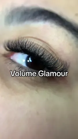 Volume glamour ✨ #lashdesigner #extensaodecilios #volumeglamour #fio4d #decemars 