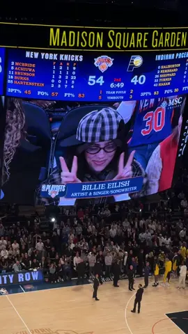 #BillieEilish is taking in the #Knicks vs #Pacers game at MSG tonight ✌️✌️