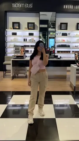 Duvalin Inspired Fit 🥰😂 #fitcheck #OOTD #lululemoncreator #newbalance9060 