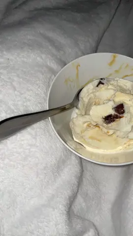 Midnight snackkk😋😋😋 #icecream #fyp #music #viralsong #Foodie #delicious