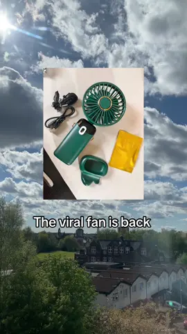 here is a brand new one with all colours in stock my lovely #Summer #summervibes #FlexibleFan #fan #BendableBreeze #portablecooling  #OnTheGoFan#TikTokMadeMeBuylt #spotlight #springsale 