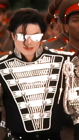 MJ is a style icon! #mj #michaeljackson #jackson #mjinnocent #moonwalker #mjedit #metgala #майклджексон #метгала 