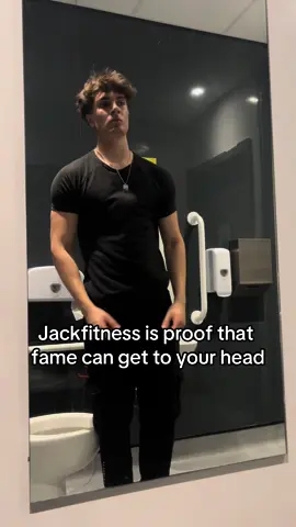 Followed him for gym content and his progress, now is being a clown with ed mathews and getting swerved by OF girls #gym #GymTok #fyp 