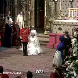 A few curtsies at the royal wedding for the Queen #royalfamily #foryou #flypシ #queenelizabeth #queenelizabethii #royalwedding #queenelizabethedit #fly #viral 