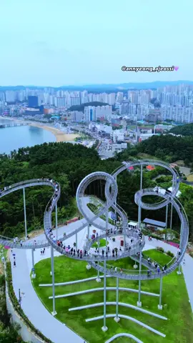 Walkable Roller Coaster in South Korea 🇰🇷 Pohang Space Walk 포항 스페이스워크 a breathtaking 333 meter high trekking trail with a curved steel frame that makes you feel like you are walking on air #southkorea #대한민국 #틱톡여행 #fyp #traveltiktok #longervideo #annyeongajeossi #pohang #POSCO #포항스페이스워크 #스페이스워크 #pohangspacewalk #포항여행 #포항 #seoul #서울 #stairwaystoheaven #KeepTikTok    #ilovetiktok #notobantiktok 