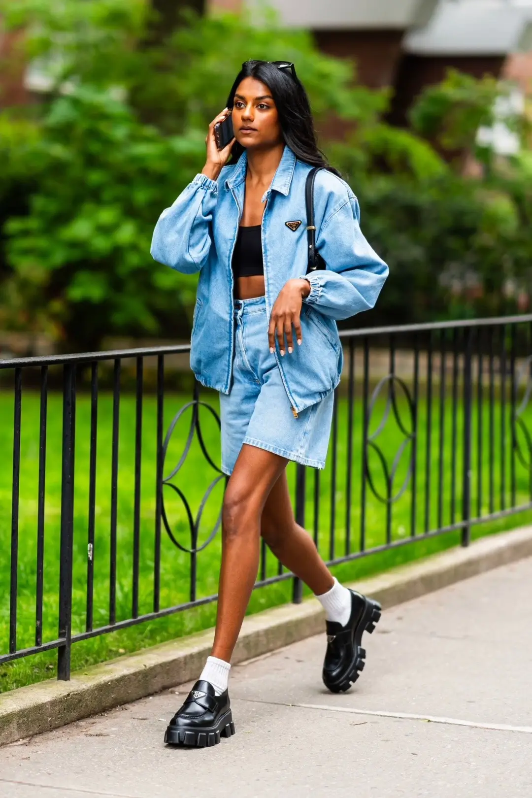 simone ashley em nyc 🤍✨ #TikTokFashion #simoneashley #StreetStyle 