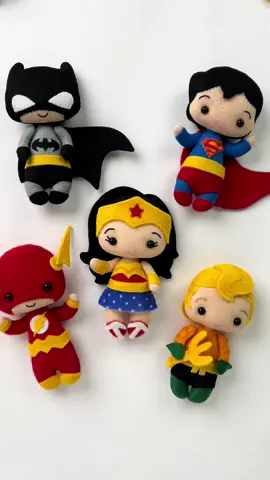 Molde de superheroes de DC ☺️ #fieltro #feltro #felt #pañolenci #costuraamano #mujermaravilla #ligadelajusticia #batman #superman 