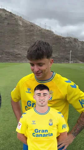 👀 Evita el impostor con @Adri Contreras 💛💙 #LaUniónHaceLasPalmas #LaUniónDePorVida 