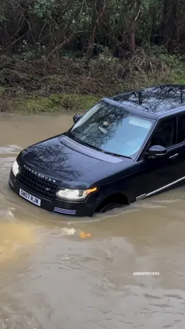 Ohh Dear…😭🤦🏻‍♂️ #Fyp #Fails #flooded #UKFlooding #UK #Essex #Crazy #FLOOD #Why #satisfyingvideos #BENGREGERS #fun #entertainment #RangeRover #VansFail #van #wow #unbelievable #UKweather #UKcontent (Youtube/Facebook: BENGREGERS)