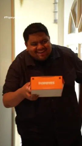#PopeyesPartner Never stressing over a potluck again thanks to the new Honey Lemon Pepper Wings at @Popeyes  #popeyes 