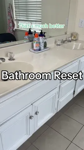 Happy Cleaning !!  🌞🌞 #bathroomreset#cleanwithme#CleanTok#mrsmeyers#cleanmybathroom#momtok#ditlofamom 