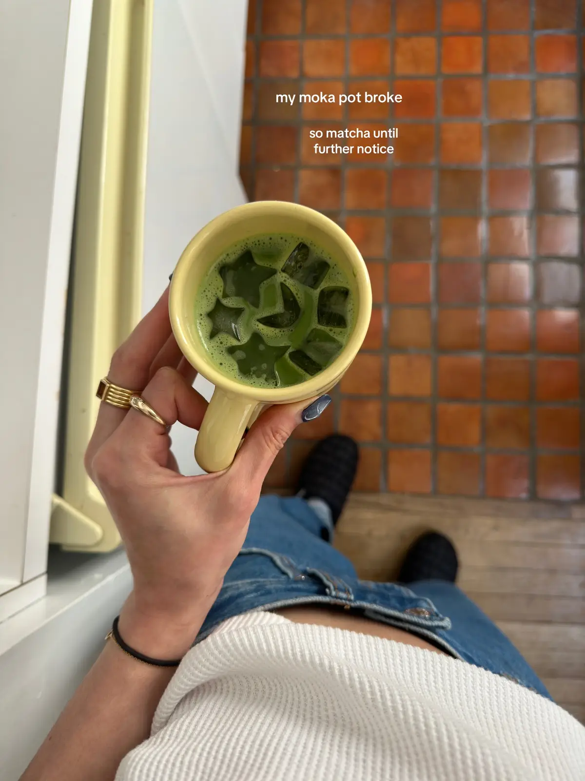 sunny mornings at home 🌞 #apartmenttherapy #worklife #morningroutine 