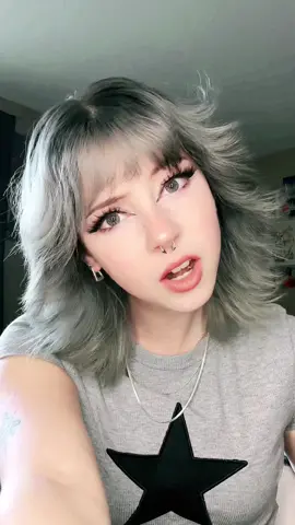 hello !  . . #fyp #foryoupage #foryoupage #alt #altgirl 
