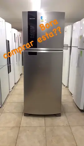 A Geladeira Brastemp Frost Free Duplex BRM56 462 litros conta com a função Turbo Ice - gelo mais rápido sempre que precisar, com aviso de quando está pronto. Vem também com o Twist Ice Advanced, o Espaço Adapt e o compartimento Turbo Control. #pontadeestoque #outlet #maisbarato #prontaent #brastemp #cozinha #geladeira #geladeira 