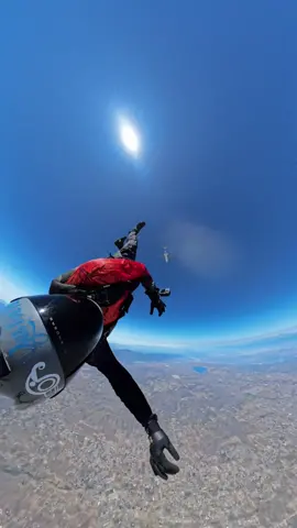 #letthebodyhitthefloor has to be the best skydive theme somg of all time. #skydive #dc9 #skydiveperris #freefly #canopypiloting #skydiver 