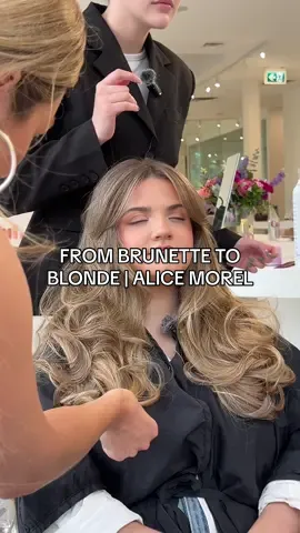 Big transfo @Alice Morel-Michaud 💆🏼‍♀️💇🏽‍♀️ COLOUR: ME  CUT&STYLE: @ArianneMarquis  MAKEUP: @Bianka Synnette  #hairtransformation #hairbeforeandafter #frombrunettetoblonde #brunettehair #mtlhair #montrealhairstylist #hairconsultation #hairstyles #fyp #mtl 