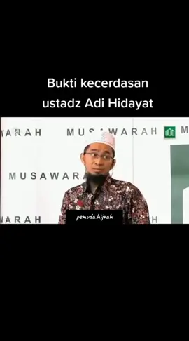 Silsilah Nasab Sunan Gunung Jati atau Maulana Syarif Hidayatullah disebut juga Sayyid Al-Kamil. Beliau termasuk keluarga Alawiyyin, silsilah Nasabnya tersambung kepada Rasulullah SAW. Untuk diketahui, semua Wali Songo merupakan keturunan Nabi Muhammad SAW melalui Sayyid Abdul Malik, cucu ke-7 dari Sayyid Ubaidillah bin Ahmad Al-Muhajir. Wallahu a’lam. Berikut silsilah Nasab Sunan Gunung Jati yang tersambung kepada Rasulullah SAW yang dijelaskan oleh Ustadz @adihidayatofficial sebagaimana disebutkan dalam Kitab Auliya’ Syarqil Ba’id karya Dr. Basyar Al-Ja’fari. Video versi full ada di sorotan instagram.
